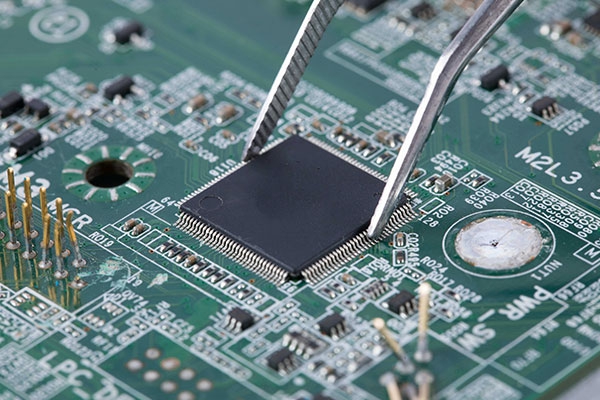 GXSC 8-channel 18 bit 200kSPS synchronous sampling analog-to-digital converter GX7608 replaces AD7608 for application in photovoltaic inverters